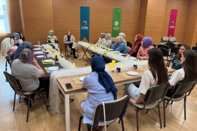 SGM’de Sanat Terapisiyle Mum Boyama Atölyesi: Renklerle Duygulara Yolculuk