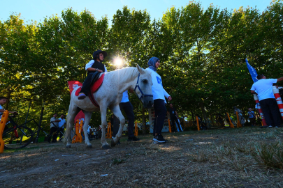Sakarya Kültür Sanat Festivali’nde Çocuklara Pony Atlarla Unutulmaz Deneyim
