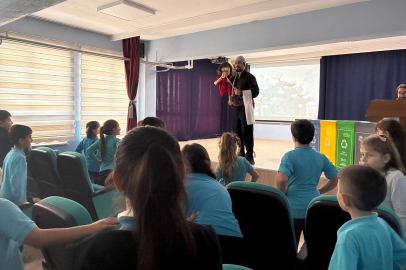 Tiyatro ve Kuklalarla Çevre Bilinci: Sakarya’da Minikler “Akça” ile Doğayı Öğreniyor