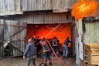 Sakarya İtfaiyesi’nden 10 Ayda 11 Bin 595 Müdahale: Yangın ve Kurtarma Çalışmalarında Yoğun Mesai